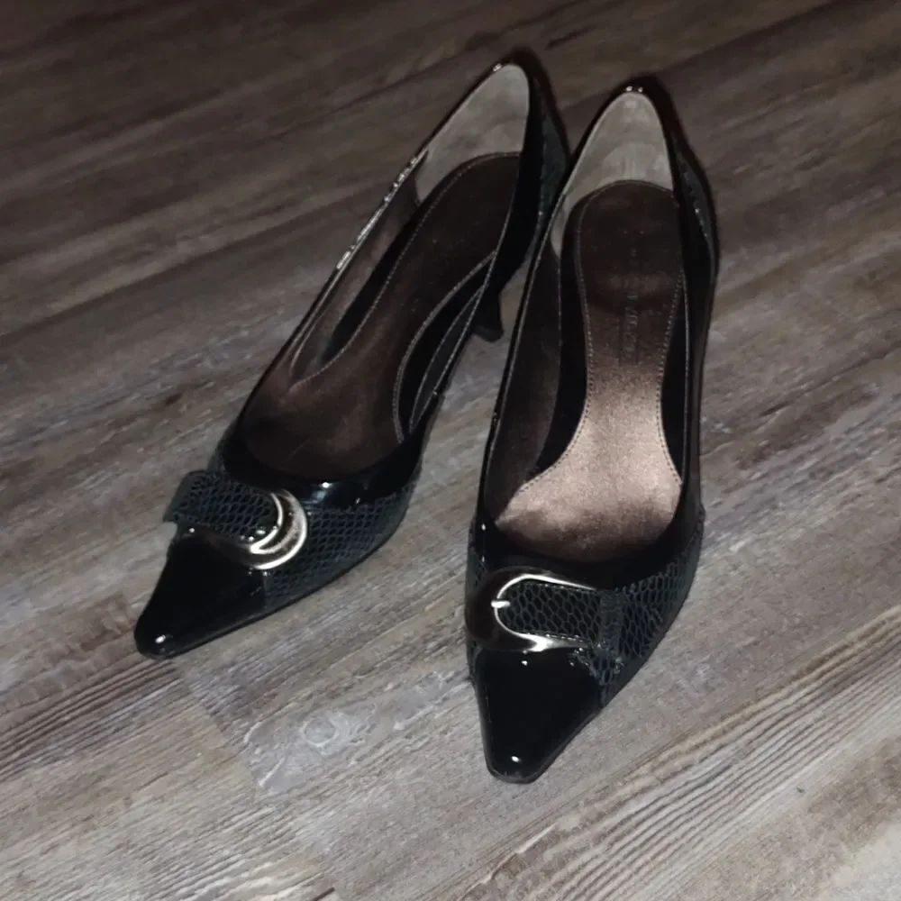 Circa Joan & David CJdarleen black kitten heel pointed toe Sz 7